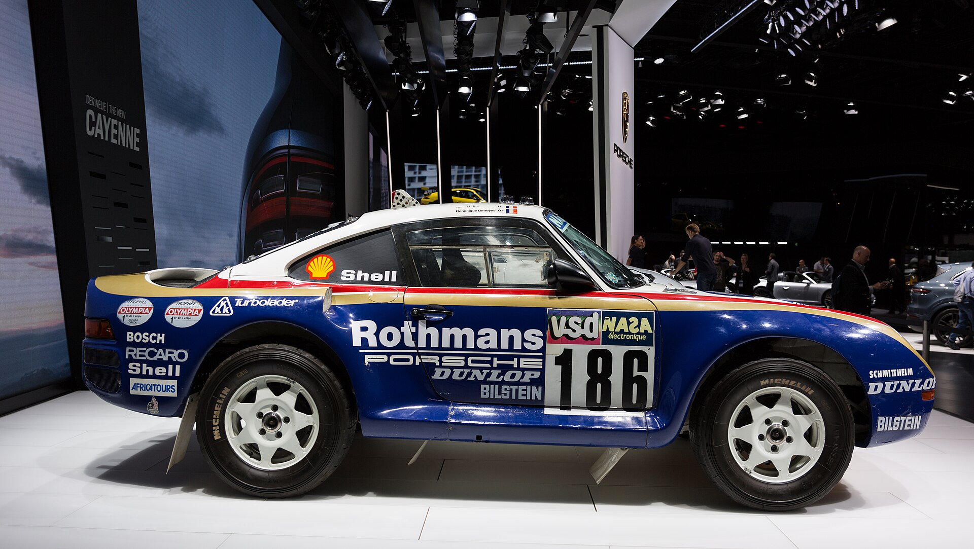 Porsche 959 in Rothmans colors